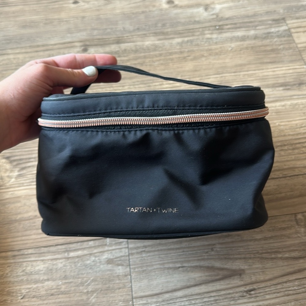 Tartan + Twine Black Women’s Toiletry Bag